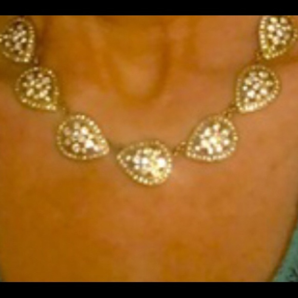 🌞 Pretty necklace with bling 16” long gold with rhinestones